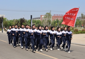 青春跃动展风采 匠心凝聚铸班魂 ——宿州工业学校2025年班级跑操比赛圆满举行