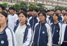 逐梦新起点，扬帆正当时       —— 宿州工业学校举行新学期第一次升旗仪式