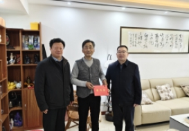 宿州工业学校春节前夕走访慰问退休教职工