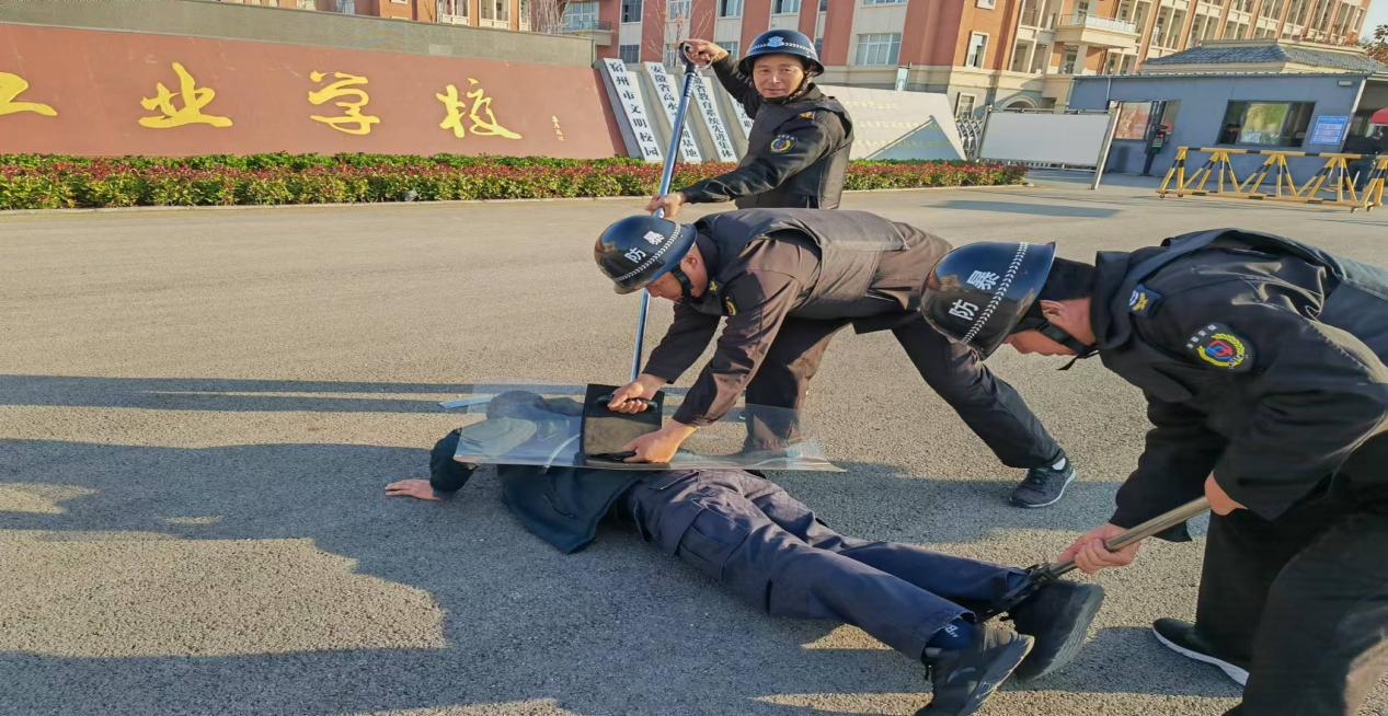宿州工业学校“练剑”筑校园安全铁壁(图1)